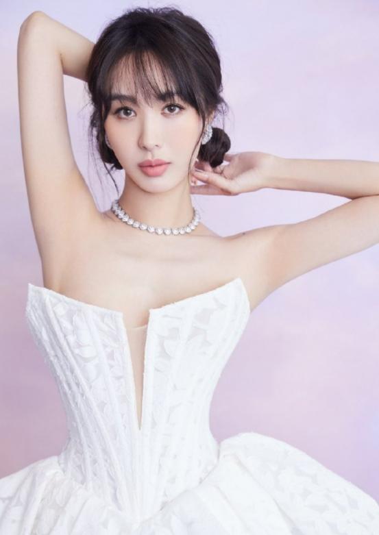 李菲儿穿露脐装,李菲儿腰围