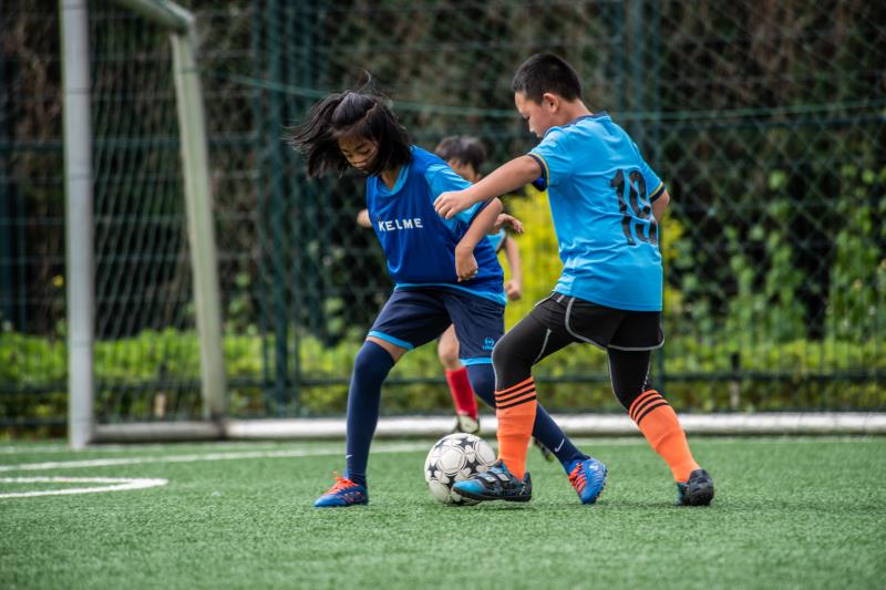 3-7岁小朋友足球训练热身,释放天性训练体适能