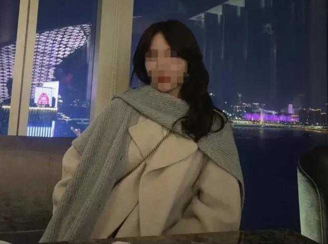 朋友圈炫富女孩自尽,朋友圈里炫富的人最后怎么样了