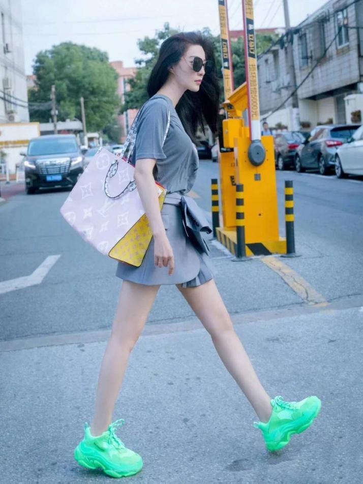 范冰冰霸气穿衣风格真空西装,范冰冰西装霸气侧漏写真