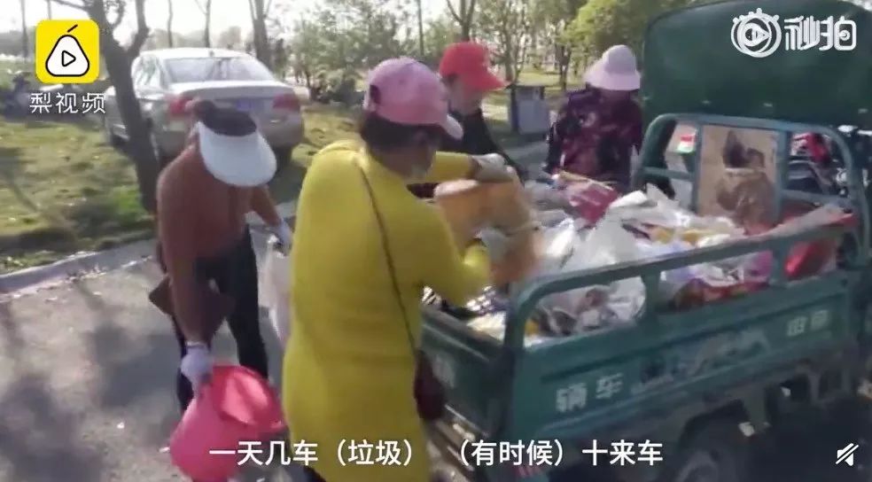 环卫工为什么又辛苦工资又低,环卫工人很辛苦为何工资却很低