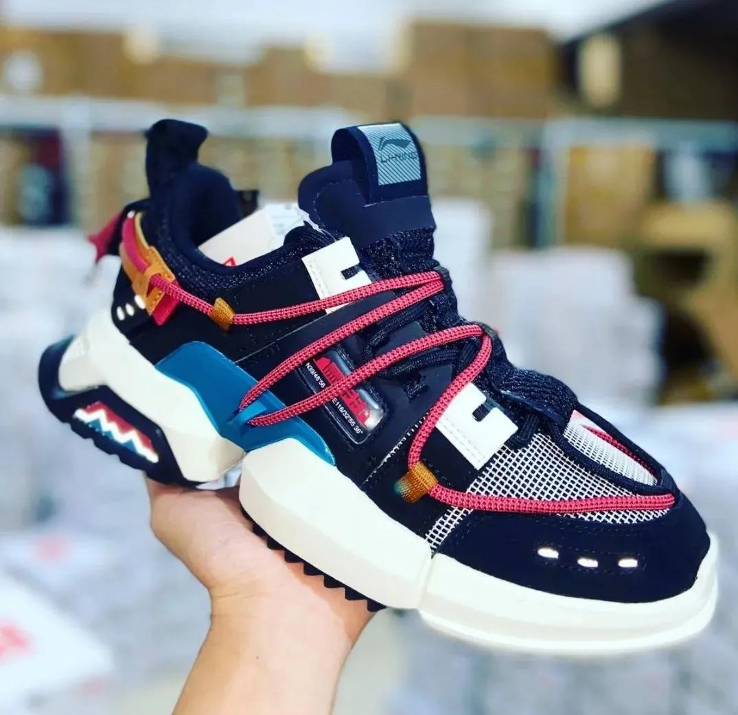 李宁几年前的走秀款！放现在也不过时