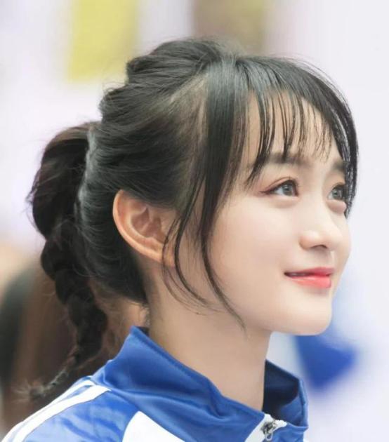 为什么和同龄人比像小孩,为什么年纪越大越像小孩