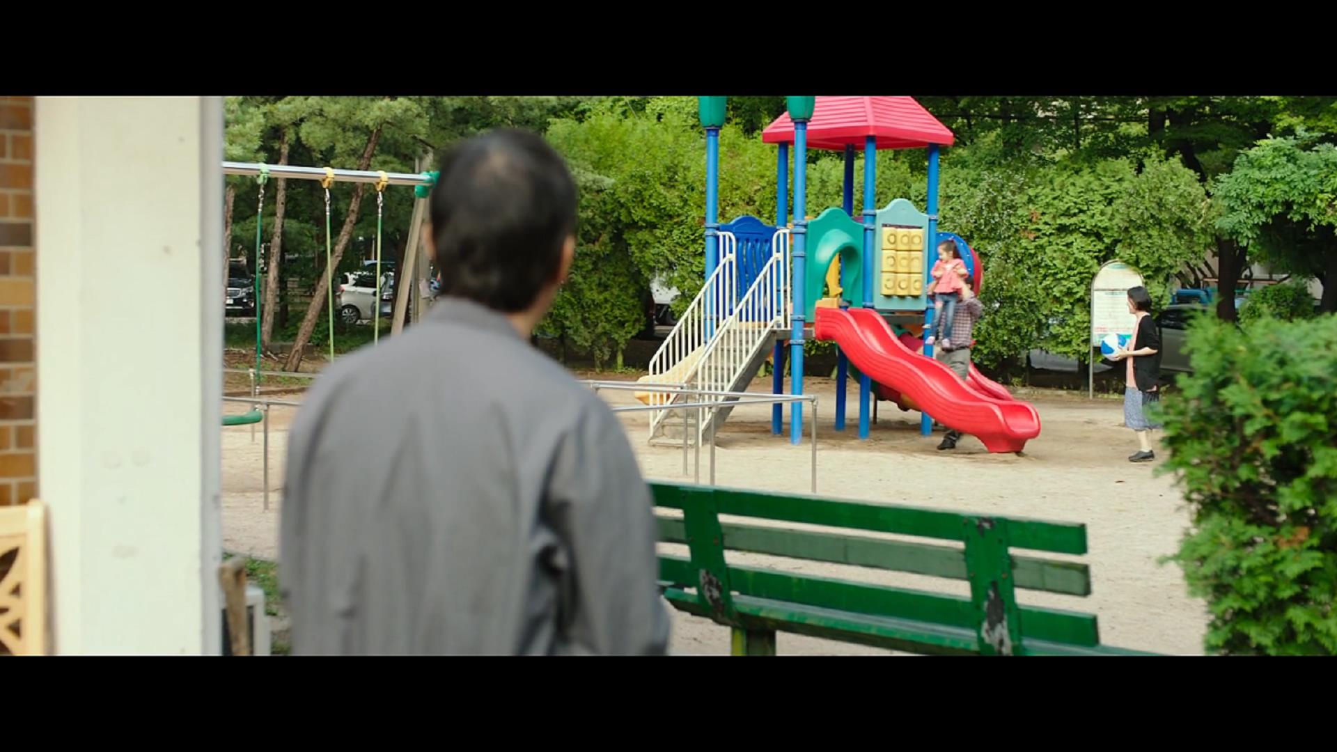 一上映就夺得韩国电影票房冠军，赶超《阿凡达》的纪录，不容错过