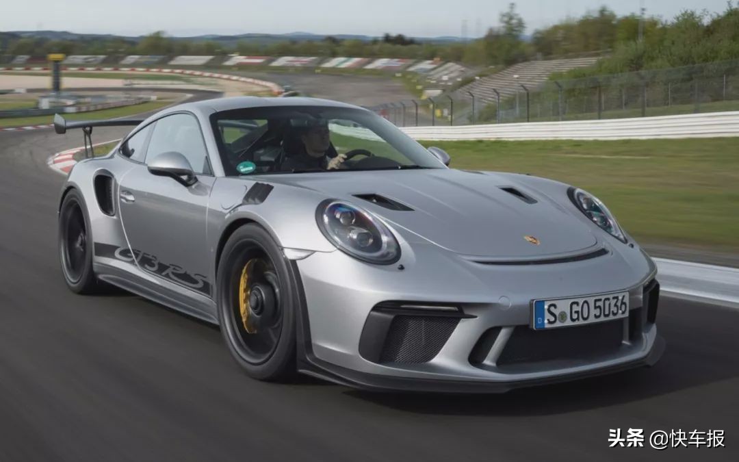 奥迪r8感受一下它的气场,奥迪r8是不是你心中的梦想之车