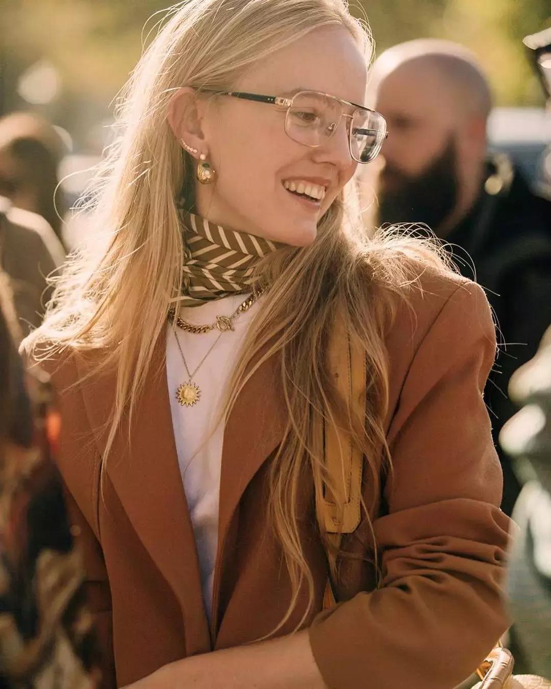 好用的素颜小技巧,一支口红搞定素颜