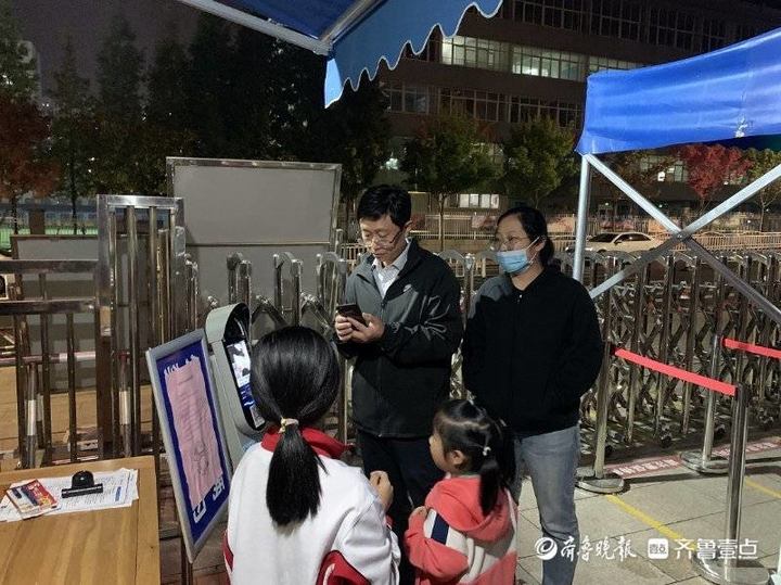 学校操场能跳广场舞吗,在学校操场可以跳什么