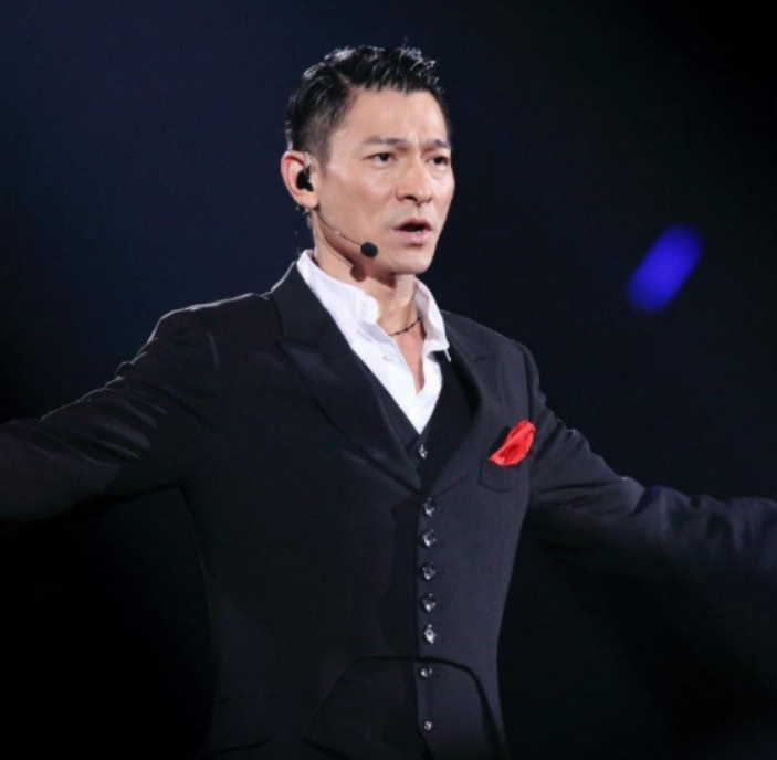 苦心经营的形象一下崩塌,刘德华事业落魄如何逆袭