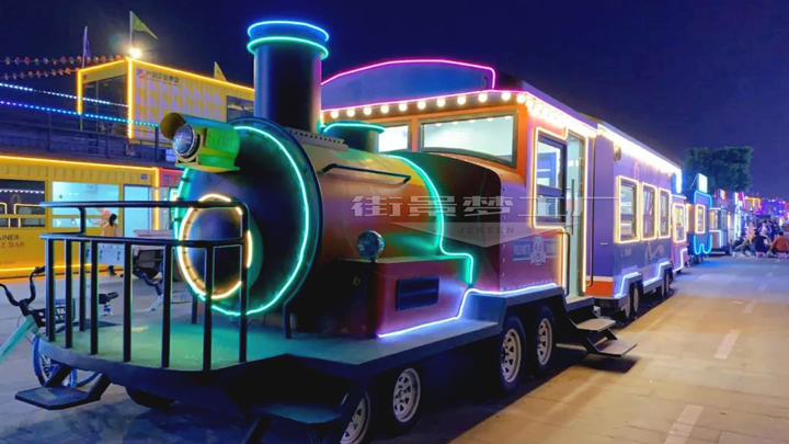 抢抓Z世代消费新风口，葫芦岛兴宫中街“集装箱”主题街游客爆满