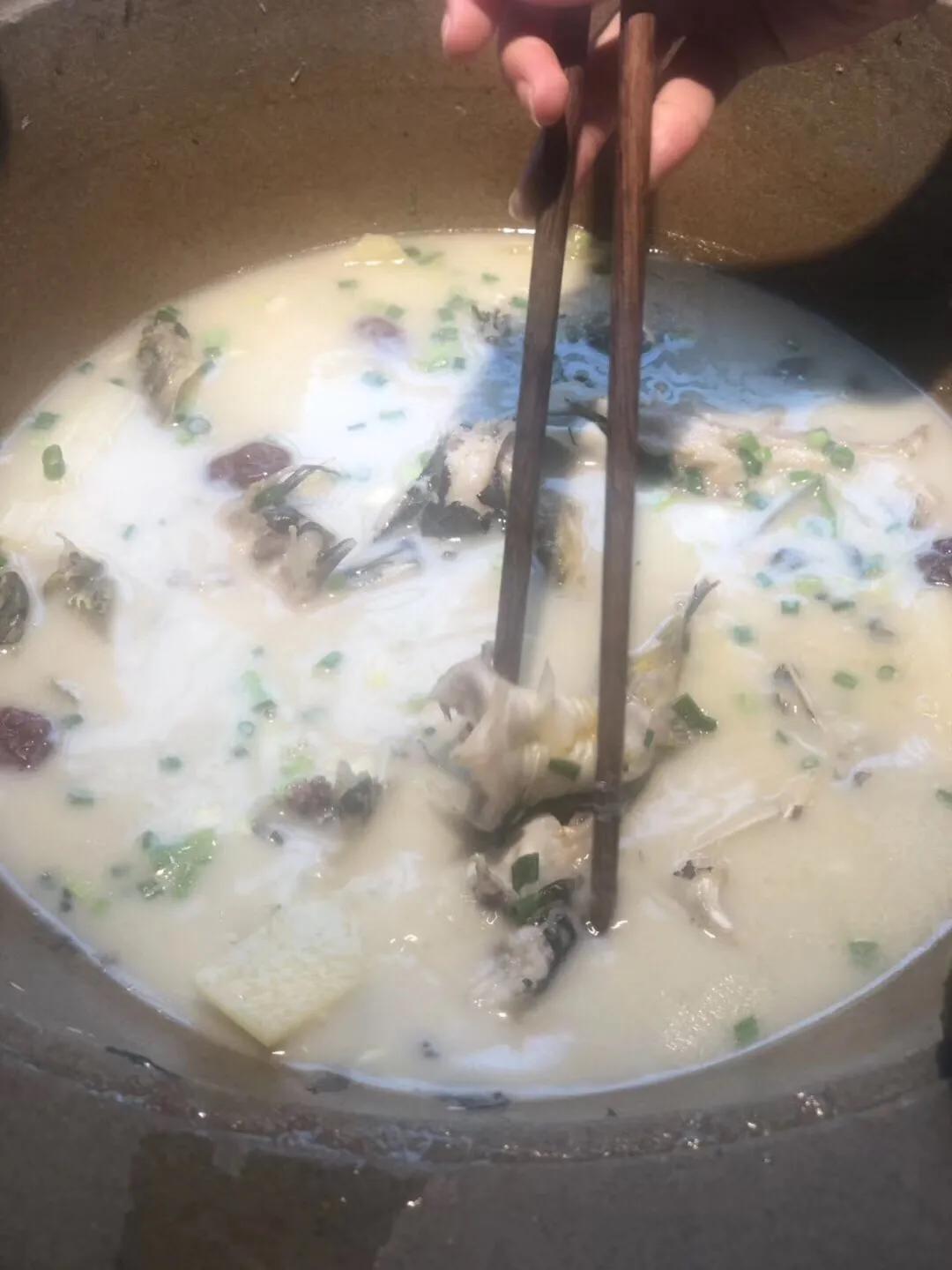 三溪福兴石锅鱼,三溪鱼蒸汽石锅鱼