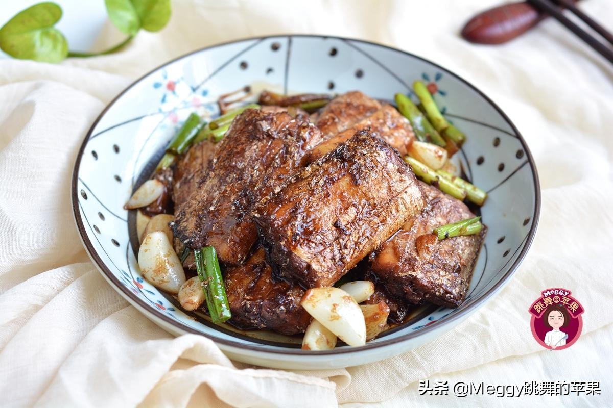 煎带鱼挂糊的正确方法,煎带鱼用什么上浆好煎