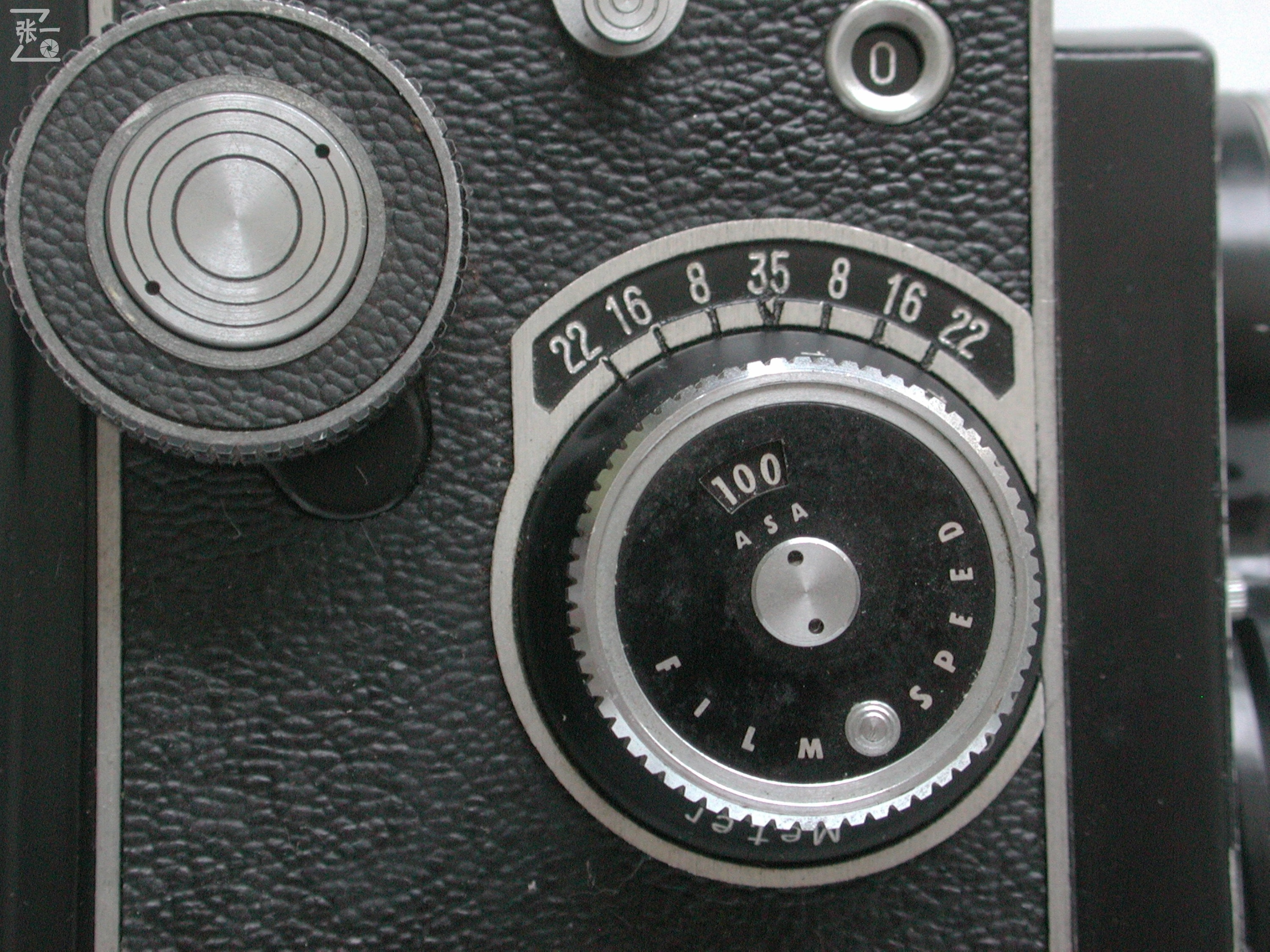 右手调焦的双反照相机：WalzflexIIIA！日本制造