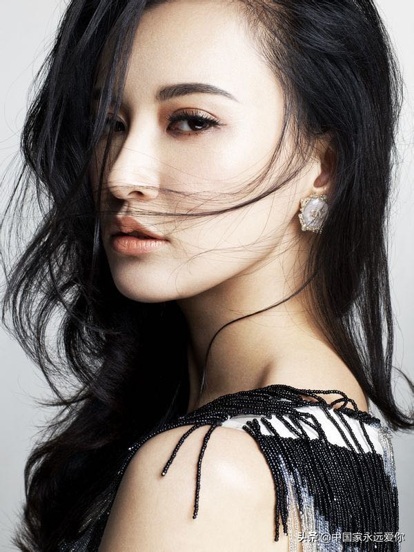 莫小棋黑色吊带,莫小棋好有魅力