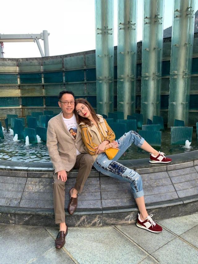 李嘉欣紧身裤搭配,李嘉欣胖时