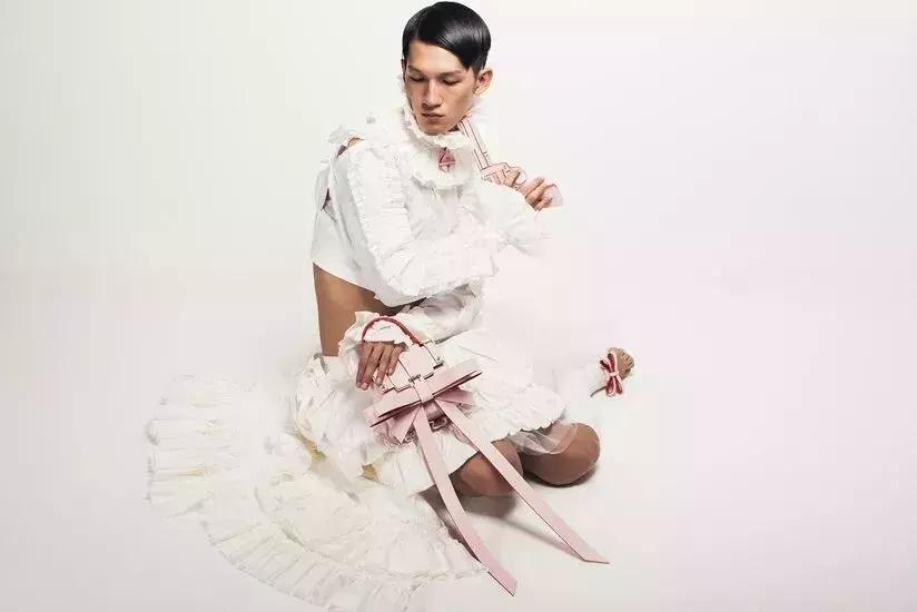 1000左右的包包品牌推荐,1000块钱能买什么大牌的包