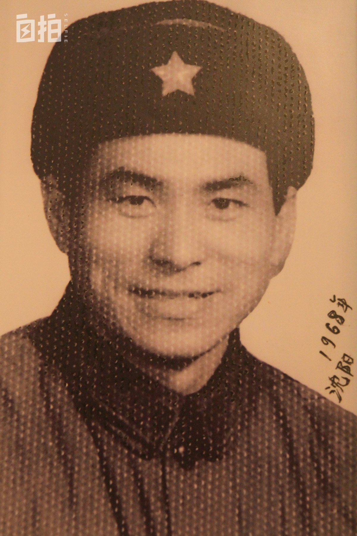 我，49岁开始北漂，79岁走秀爆红，85岁学开飞机，一辈子都在演戏