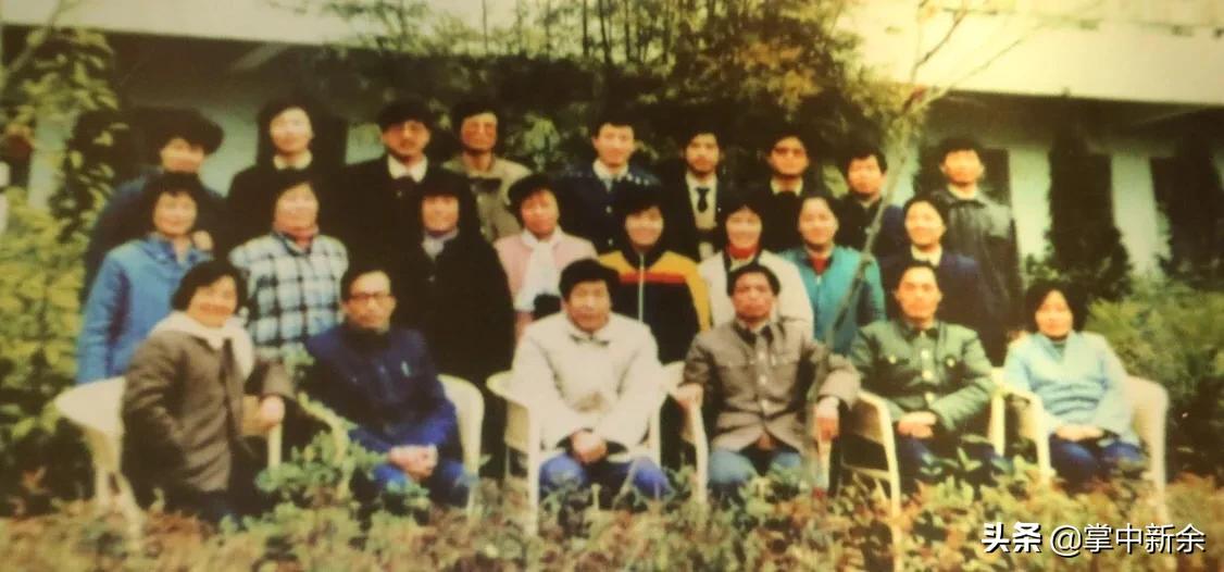 一起见证一所学校的成长,一起见证你的成长视频