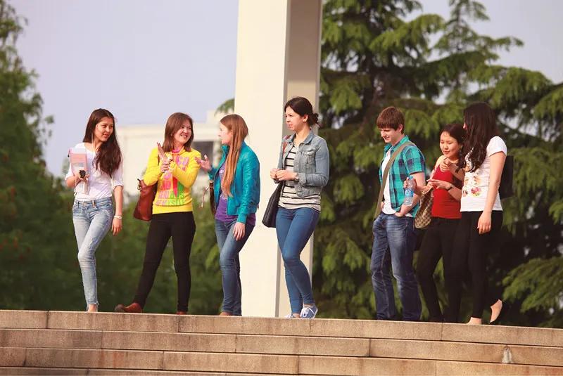 上海大学适合报考哪些专业,上海大学值得报考吗