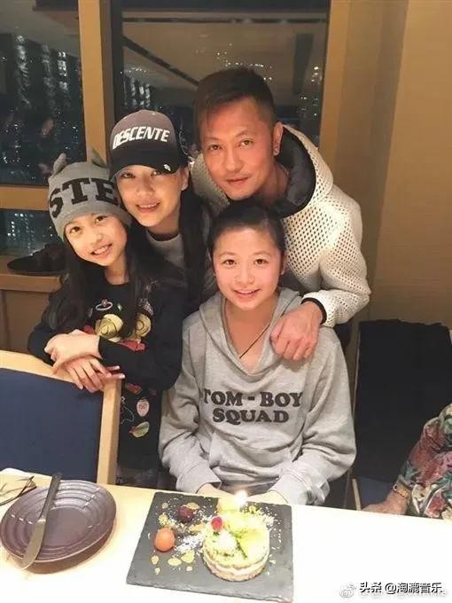 香港女星替夫还债,香港男歌手为父亲还巨额债务