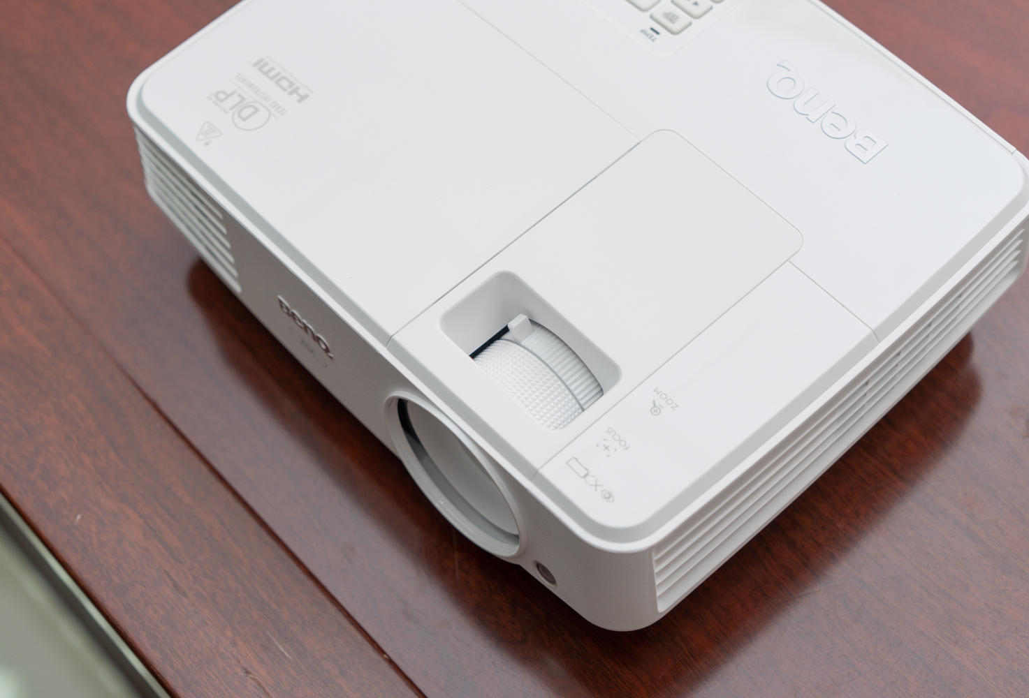 明基e500投影仪换灯泡划算吗,明基e500s投影仪多少钱一台