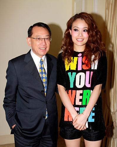 娱乐圈一哥杨受成,杨受成娱乐帝国