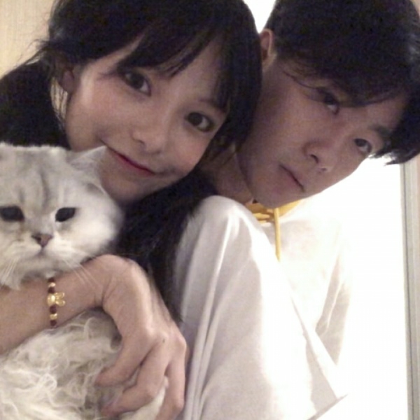 情侣头像青春系真人拥抱,情侣头像原宿风单人