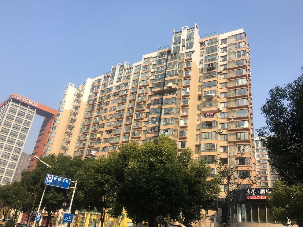 交付10年，涨幅1024%！曾经无人问津的楼盘，现在成了啥样？