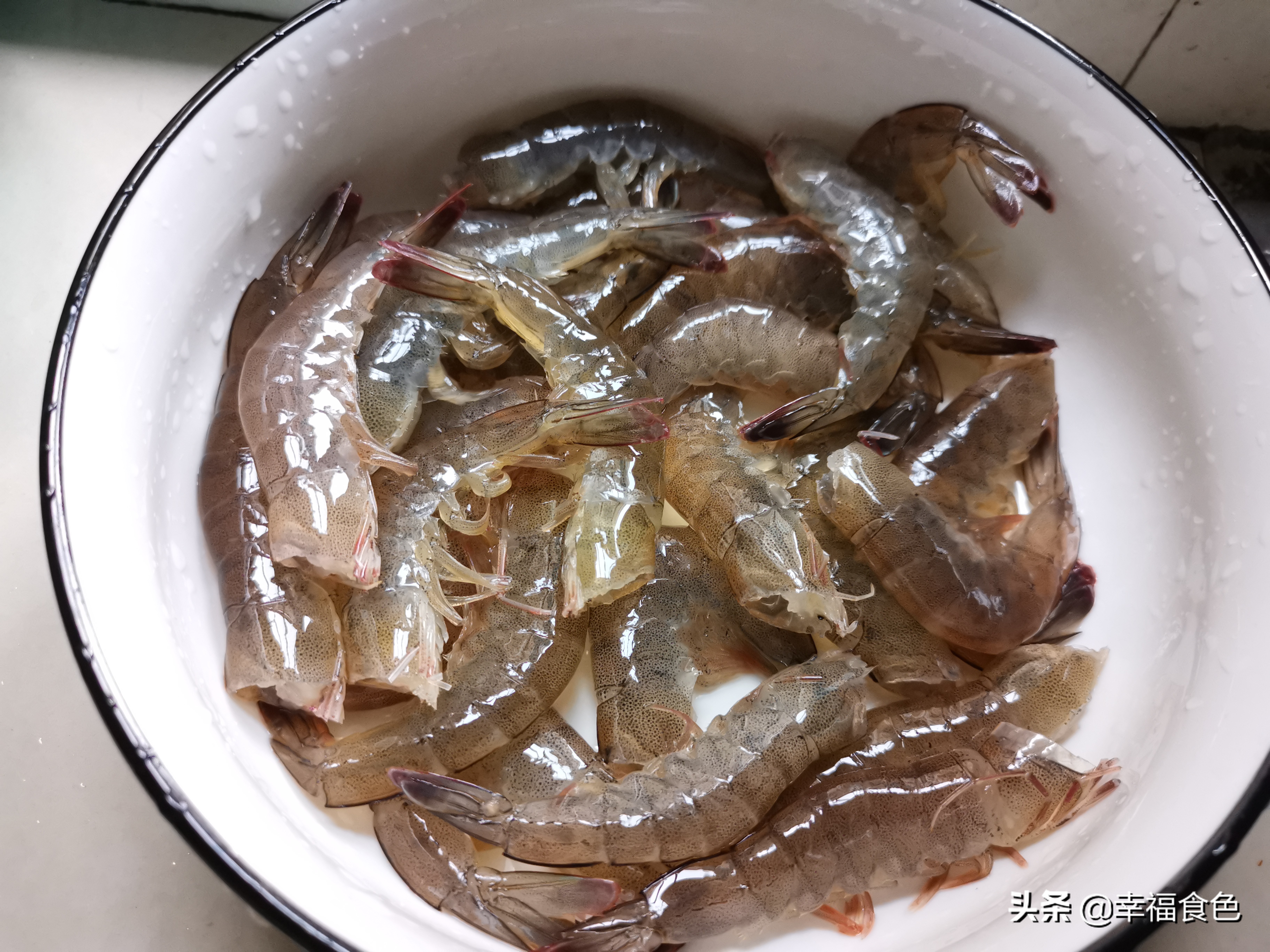 酸辣爽口柠檬虾在家自己做,酸辣柠檬虾最简单做法