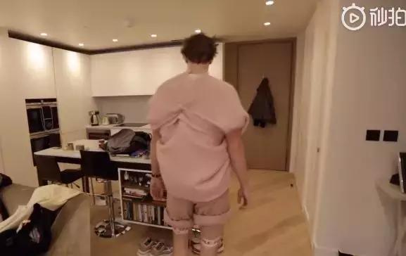 我们花了400块,把土鳖小伙子送上了伦敦时装周???