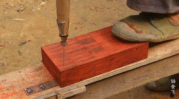 靠锯木头火爆国外，4000w人想当他孙子的大爷，到底有多牛x？