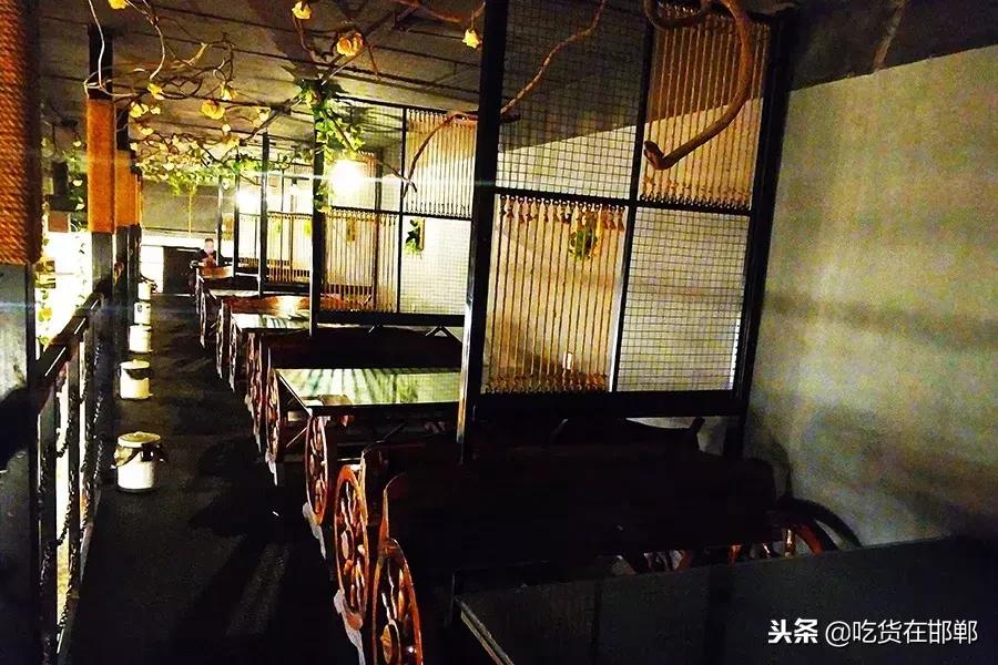 工业风和现代风设计餐饮,工业风和复古融合的餐厅