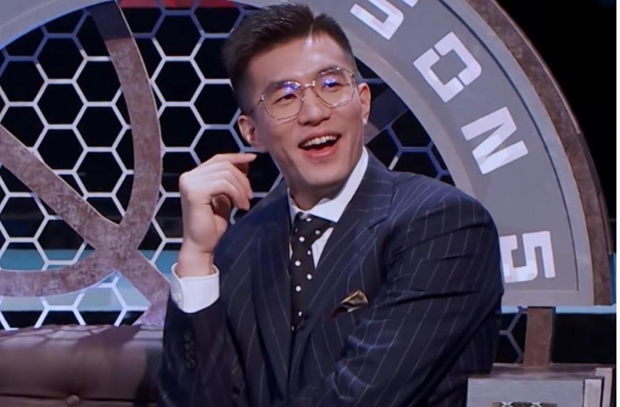 骂得越狠，挣得越多？国足男篮菜鸡互啄，遭新华社痛批，不忍直视