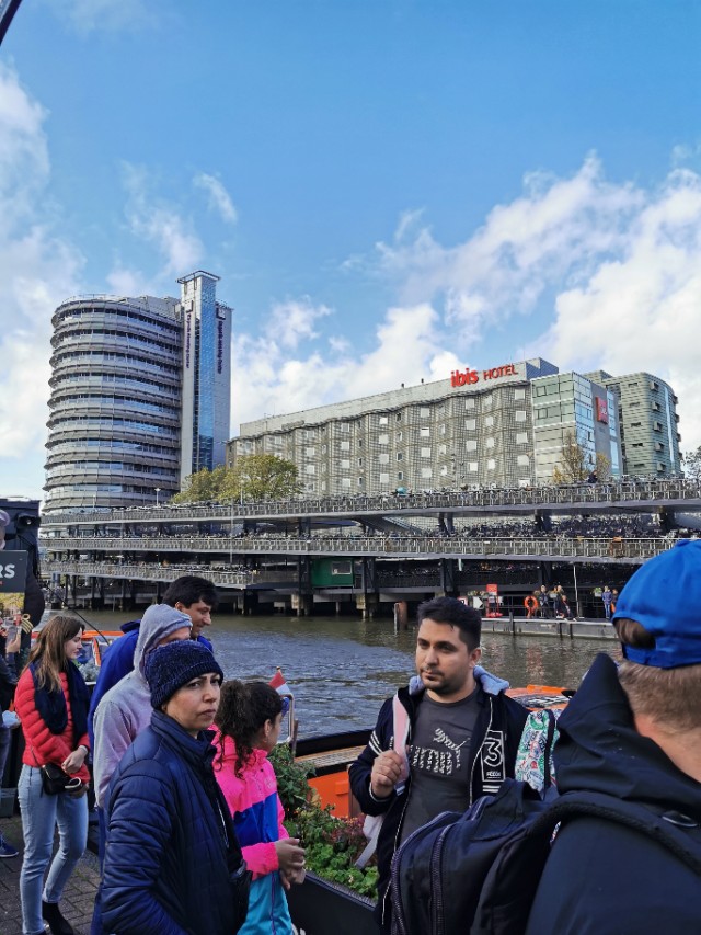 *麻大**味浓的街道，蜂拥的游客—欧洲之旅（五）