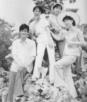 现在流行单品,女生自以为很潮却很土的单品