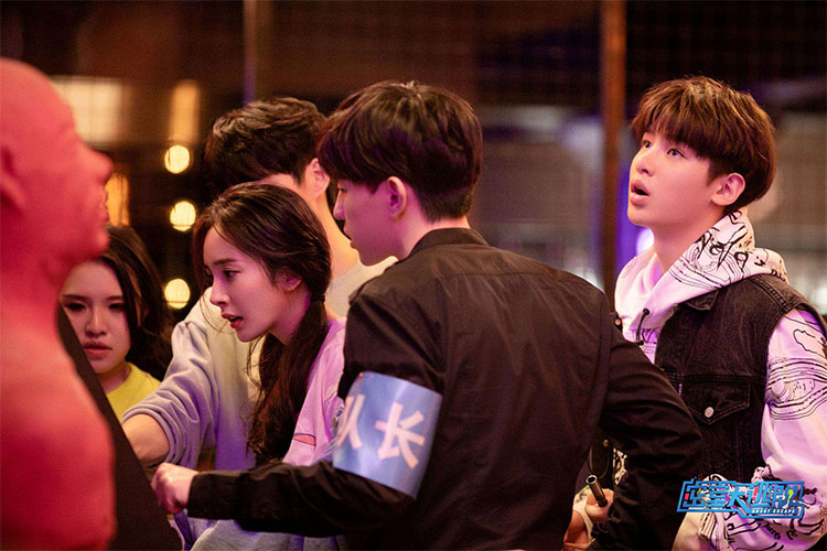 邓伦衣服越穿越便宜?还不是因为《密逃》jio碎了赞助商的皮带