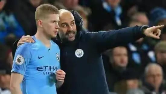 足坛十大最出名的巨星排名,足坛十大传奇巨星排名