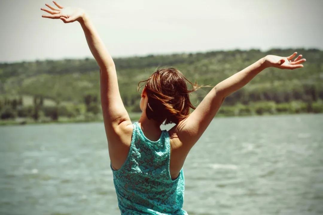 水之蔻美白身体乳鸡皮肤可以用吗,身体乳美白保湿第一名去鸡皮测评