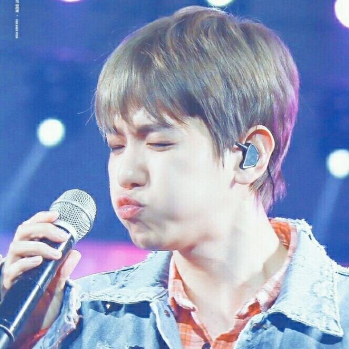 金珉锡照顾后辈,金珉锡护妻狂魔