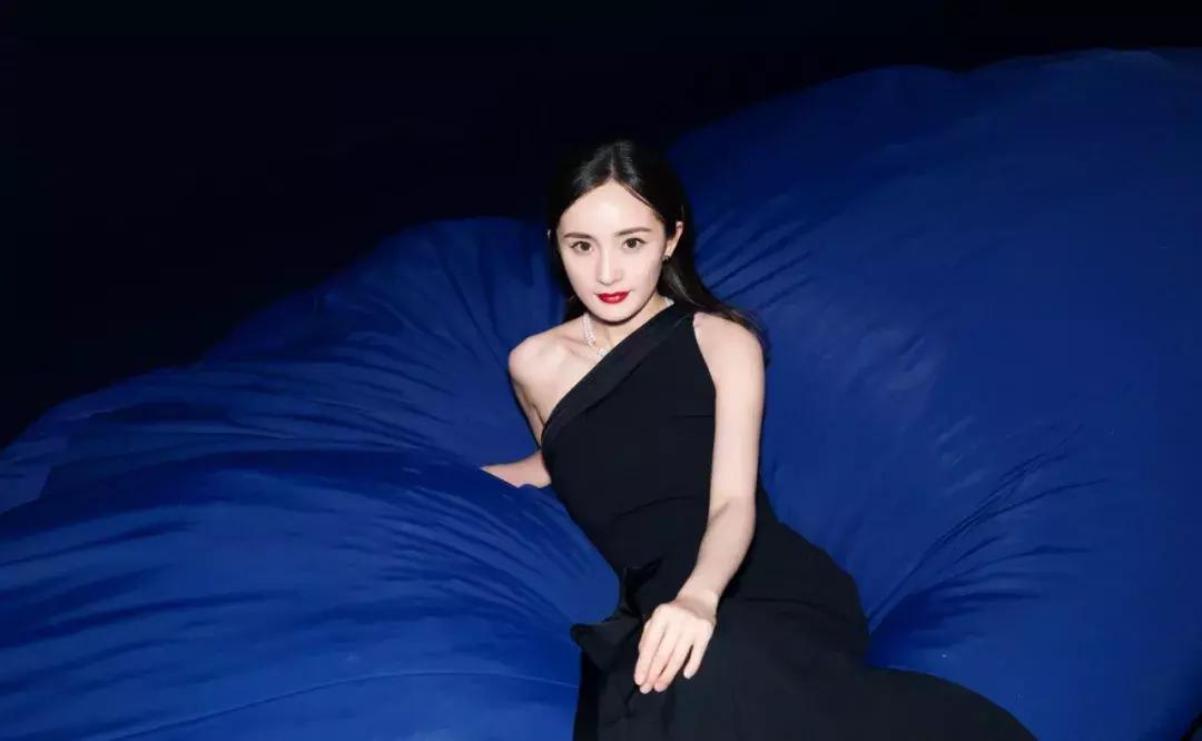 杨幂好凶,杨幂太惨了