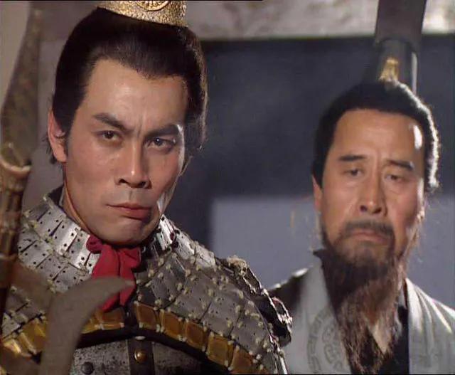 吕布到底在三国演义中有多厉害,三国时吕布是个什么样的人