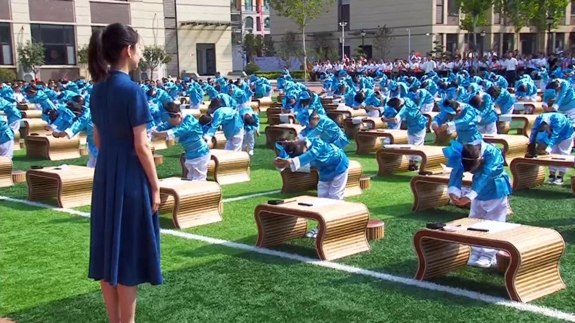 家国情、文明行、根脉传!潍坊高新金马公学举办不一样的开学典礼