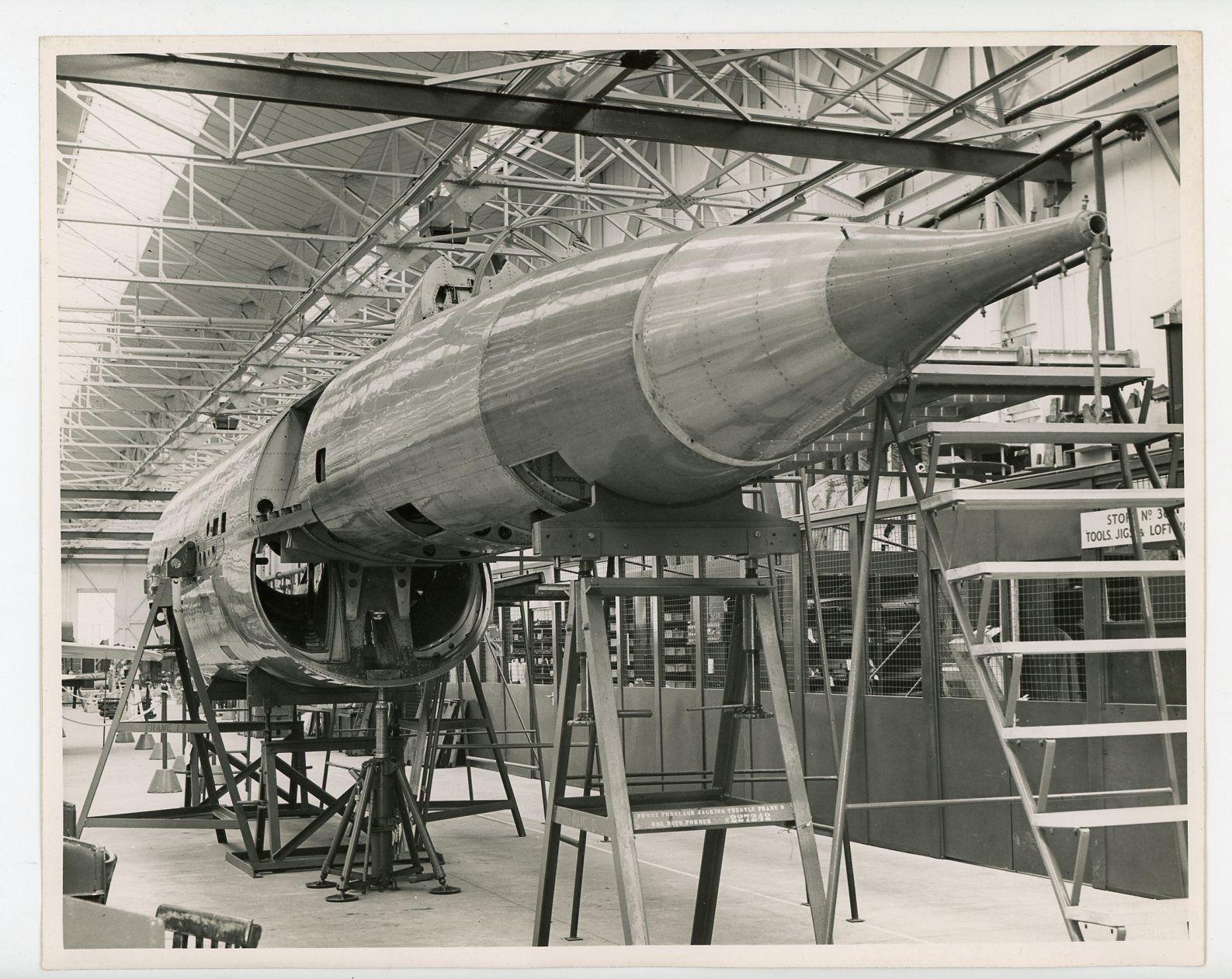 滚回绘图板-航空史上那些被淘汰的方案26-霍克P.1103/1121