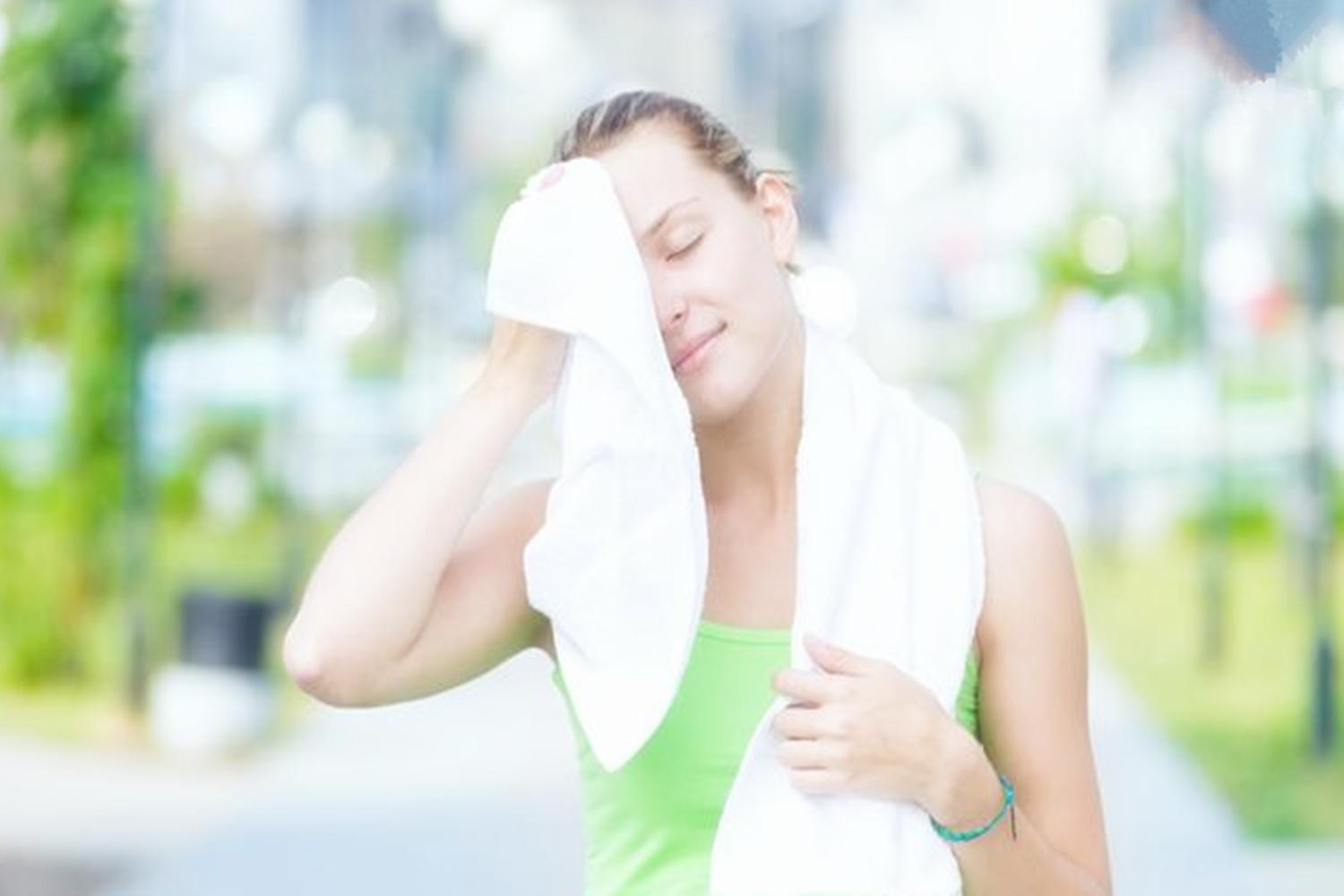 孕妈妈特别怕热容易出汗,孕妇夏天热得不停出汗好吗