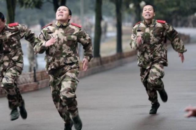 当兵每天跑3公里坚持不下来怎么办?老兵告诉你三个方法,很实用