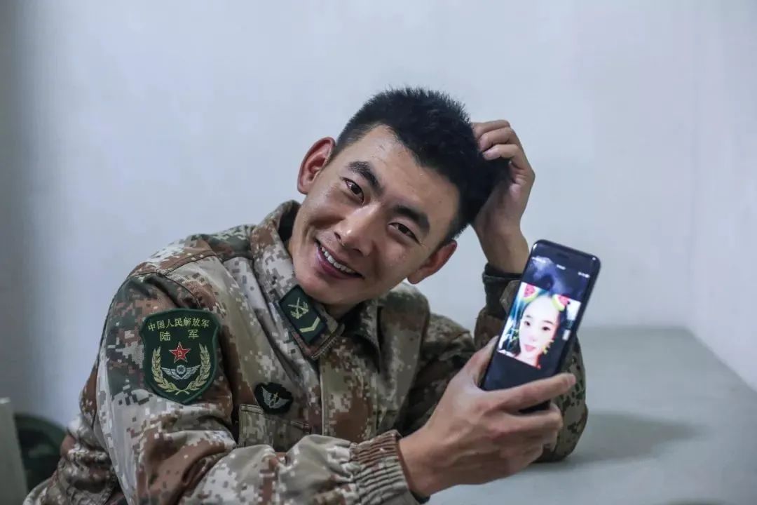 一级军士长提干营长,二级军士长提干后军衔