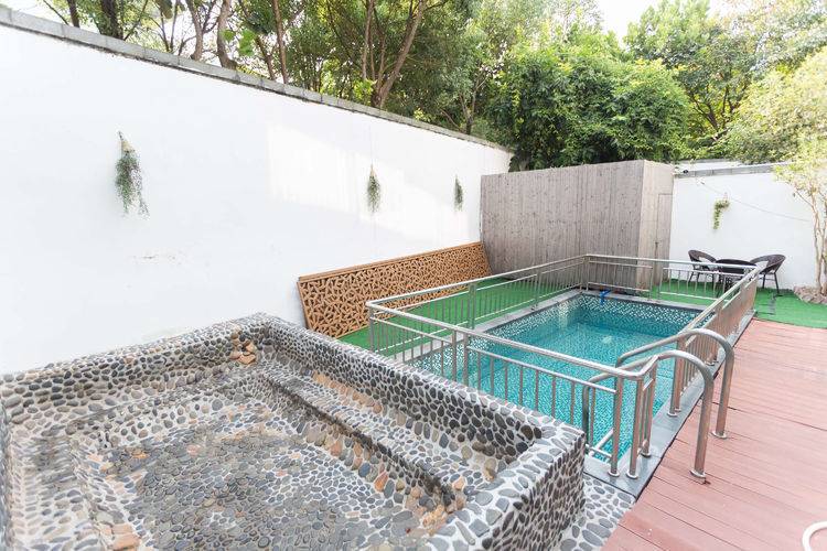 假期游玩温泉别墅哪里便宜,夏季温泉酒店吃喝住一体推荐