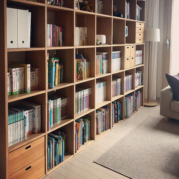 适合一家四口的书房式客厅 (五口之家客厅书房一体设计)