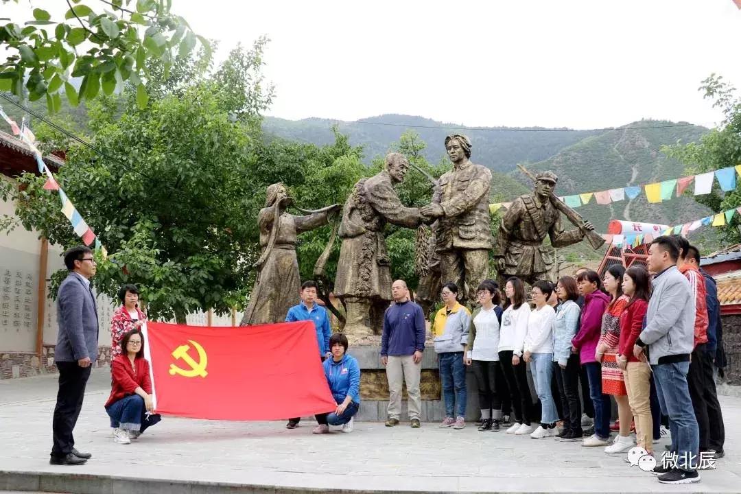 超燃现场燃爆全场校园,校园里的快闪惊艳了时光