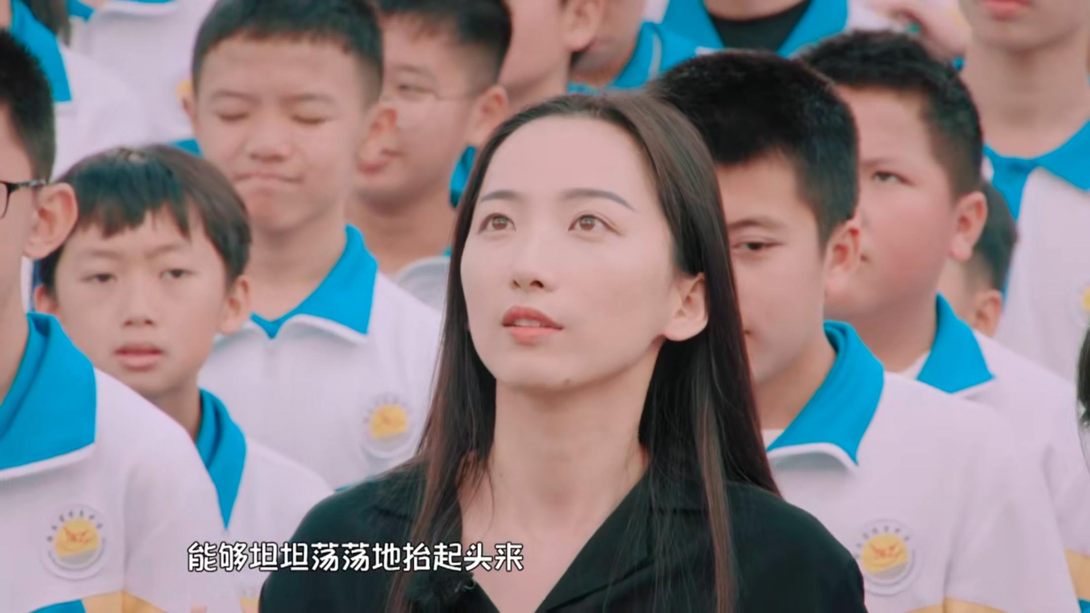 90后美女老师大方地教性知识,深受学生喜爱!性教育不该避而不谈