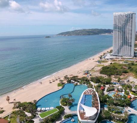 30平方米超大泳池,2000平无边泳池